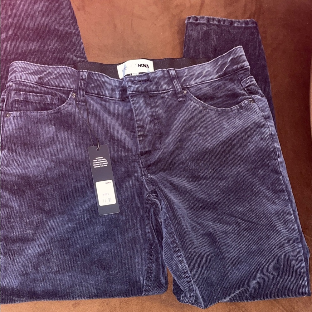 Fashion nova Women’s Corduroy Jeans - Picture 2 of 3